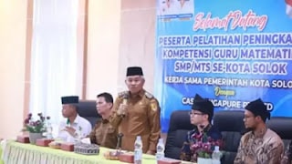 Wakil Wali Kota (Wawako) Solok Suryadi Nurdal saat menghadiri kegiatan pelatihan.