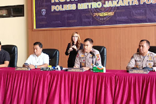 Polisi menetapkan lima mahasiswa sebagai tersangka buntut demo ricuh di depan Gedung DPR.