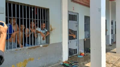 65 warga binaan Lapas Kelas II A dipindahkan ke Nusakambangan.