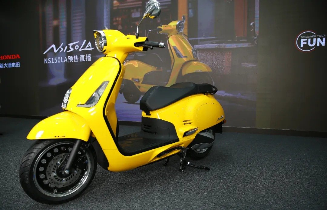 Honda Luncurkan Skutik Baru Bergaya Vespa, Segini Harganya.