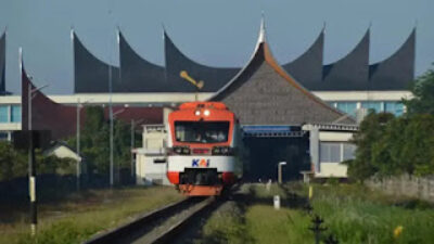 Menikmati Keindahan Alam Sumbar dengan KA Pariaman, Minangkabau, dan Lembah Anai