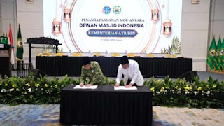 MoU antara Dewan Masjid Indonesia dengan ATR/BPN terkait sertifikasi tanah wakaf.