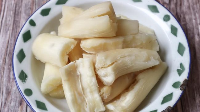 Ada beberapa makanan yang tidak boleh dikonsumsi bersamaan dengan singkong rebus.
