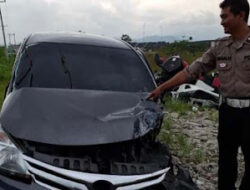 Tol Cisumdawu KM 171, Avanza Terguling, Penumpang Terluka