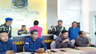 Kejati Sumbar memberikan keterangan pers