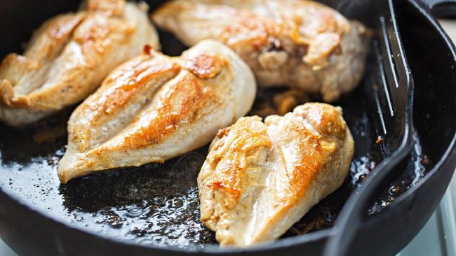 Ternyata, terlalu banyak makan ayam tidak baik untuk kesehatan.