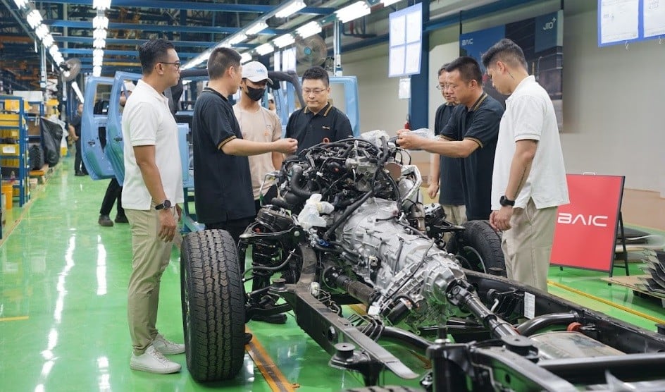 Pastikan proses perakitan SUV tangguh BJ40 Plus sesuai standar global, BAIC Internasional kirim tenaga ahli ke Indonesia.
