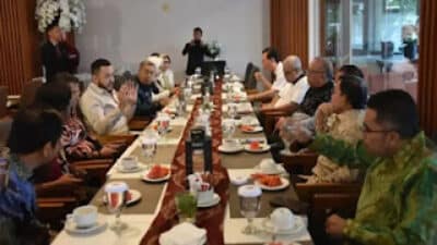 Wako Fadly Amran menggelar pertemuan dengan Wamen Club.