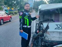 Pengemudi Minibus Alami Luka Ringan Usai Tabrakan di Solok