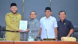 Wako Fadly Amran sampai Ranperda Pertanggungjawaban TA 2024 kepada DPRD Padang.