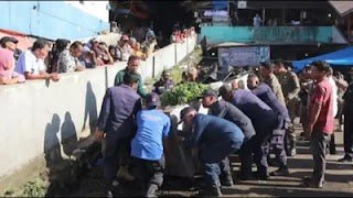 Satpol PP Padang Tertibkan PKL