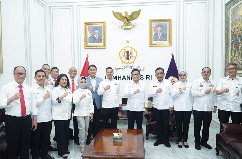 Kadin Gelar Retret Pengusaha.