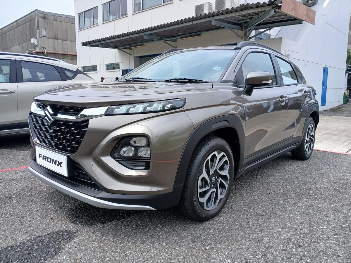Suzuki Fronx juga hadir dalam varian hybrid.