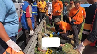 Polisi olah TKP penemuan pria tewas