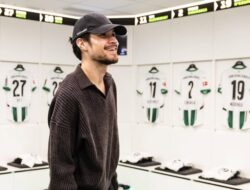 Gladbach Optimistis Kevin Diks Pulih Cepat