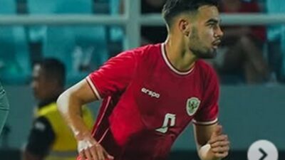 Jens Raven kala membela Timnas Indonesia.