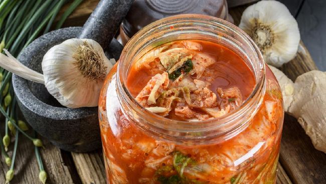 Makanan fermentasi seperti kimchi tengah mendapatkan popularitasnya dalam beberapa tahun terakhir.