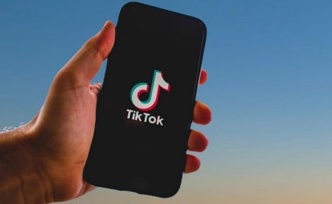 Cara mudah download video TikTok.