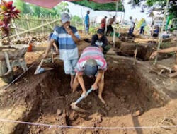 Arkeolog Temukan Koin Kuno dan Batu Bata Besar di Malang