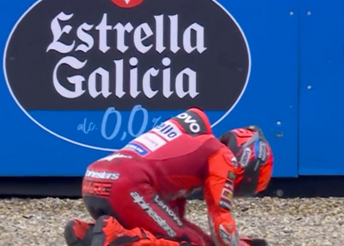 Marc Marquez jatuh di MotoGP Belanda 2025.