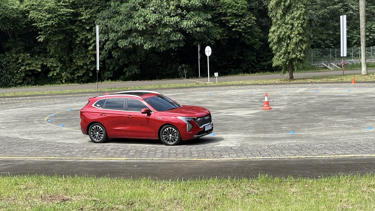 Uji Sistem Keamanan Haval Jolion Ultra HEV yang Dilengkapi 20 Sistem ADAS.