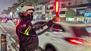 Kemacetan terjadi di sejumlah ruas jalan di Kota Depok saat malam takbiran Idul Adha 2025.