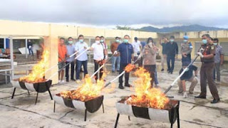 Pemusnahan barang bukti narkoba di Mapolda Sumbar.