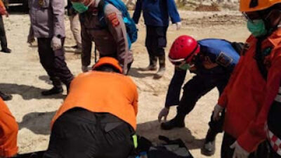 Pencarian Korban Longsor di Cirebon Masih Dilakukan
