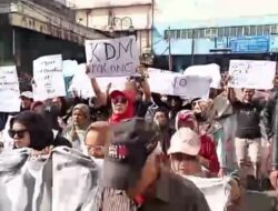 Ratusan Pedagang di Bogor Tolak Relokasi Permanen Sepihak