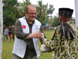 Lembaga Kemanusiaan Turkiye, Hayrat Yardım Salurkan Ratusan Ekor Sapi di Indonesia