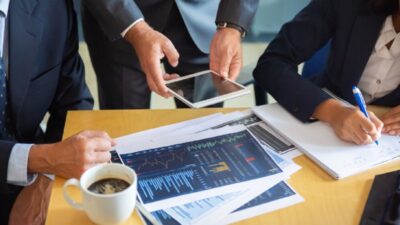 Transformasi digital menjadi kebutuhan mutlak bagi industri 4.0 yang menuntut perubahan.