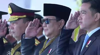 Presiden Prabowo memimpi upacara HUT ke-79 Bhayangkara.