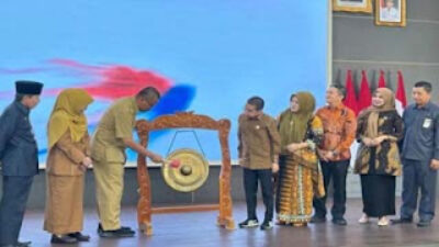 Pembukaan Monev KIP Sumbar 2025 di Auditorium Gubernur.