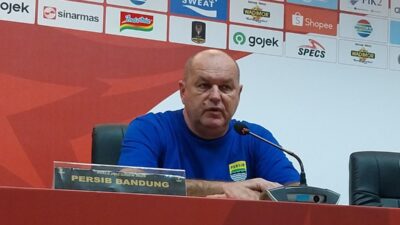 Bojan Hodak berjanji Persib Bandung membaik meski tak pernah menang di Piala Presiden 2025.