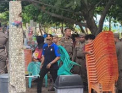 Penataan PKL Pantai Padang Berujung Ketegangan