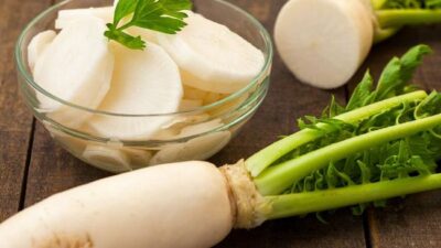 Lobak ternyata bukan tanaman akar biasa. Simak sederet manfaat lobak untuk kesehatan.