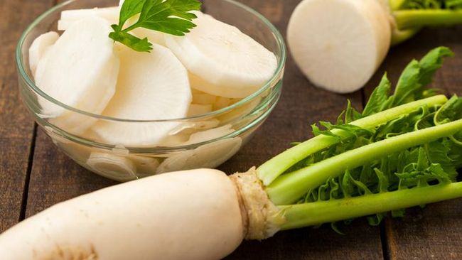 Lobak ternyata bukan tanaman akar biasa. Simak sederet manfaat lobak untuk kesehatan.