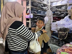 Kebijakan Sekolah Rugikan Pedagang Kecil Seragam di Solok