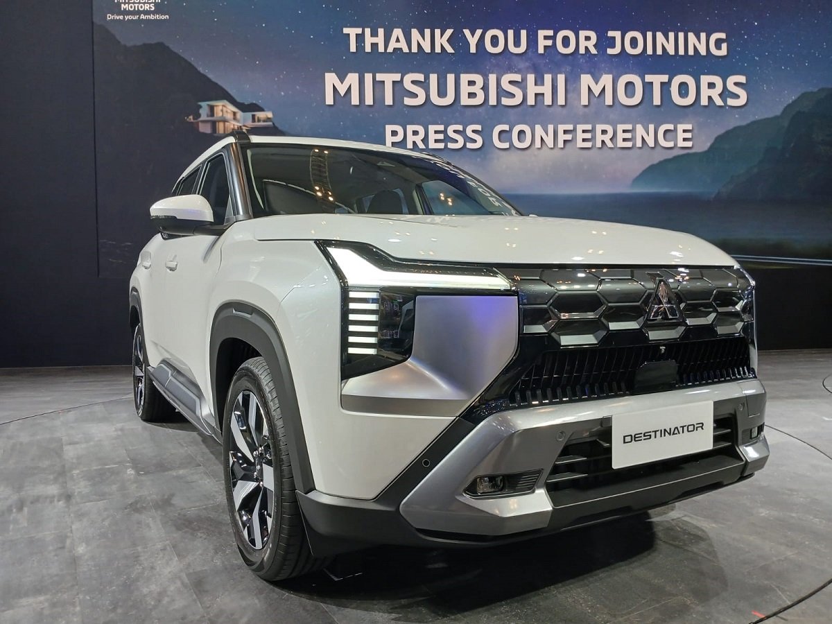 Harga Mitsubishi Destinator diungkap di GIIAS 2025.