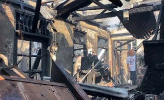 Kebakaran yang menghanguskan sebuah rumah Jakarta Selatan