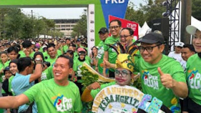 Ketum PKB Muhaimin Iskandar melepas ribuan peserta PKB Run Fest 5K 2025.