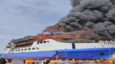 KM Barcelona 5 terbakar hebat di perairan Pulau Talise
