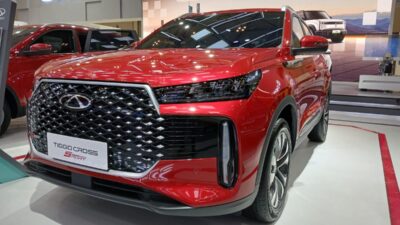 Chery Tiggo Cross Sport dan CSH Hybrid Meluncur di GIIAS 2025, Harga Mulai Rp299 Juta.