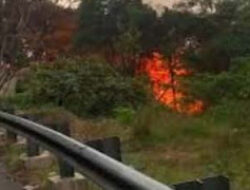 Truk Jatuh dan Terbakar di Panorama Dua, Warga Panik