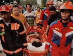 Disambar Listrik Tegangan Tinggi, Remaja Terpental ke Atap Tetangga