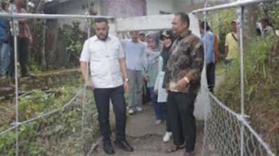 Wali Kota Padang, Fadly Amran meninjau