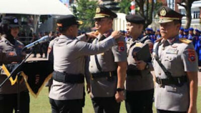 Upacara sertijab Wakapolda Sumbar yang baru.