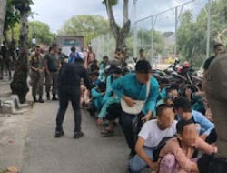 Satpol PP Padang Tindak Pelajar Bolos Bermain Biliar