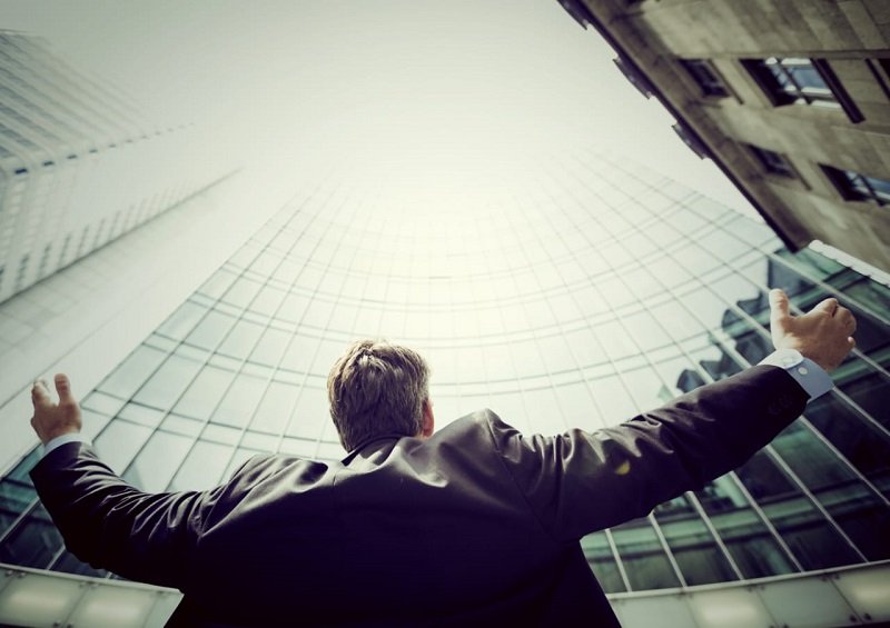 Daftar 10 Desainer Terkaya di Muka Bumi, Ada yang Punya Harta Rp156 Triliun.