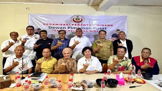 Ketum IKM Andre Rosiade bersama pengurus bertemu tokoh pendiri IKM.